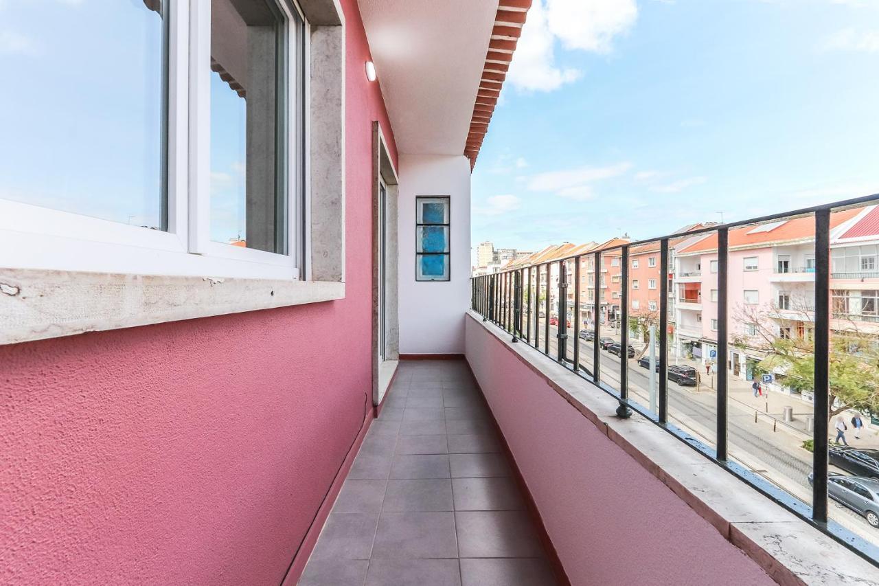 Vita Portucale ! Almada Balcony Exterior foto